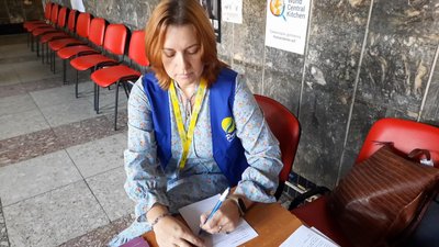 Марина через війну евакуювалась з Лисичанська. Вона вже 10 місяців винаймає квартиру в Хмельницькому, вересень 2023. Марина через війну евакуювалась з Лисичанська. Вона вже 10 місяців винаймає квартиру в Хмельницькому, вересень 2023.