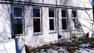 Снаряд — на город ветеранки, пошкоджені будинки і бізнес: що вчиняли солдати РФ у селі на Сумщині Снаряд — на город ветеранки, пошкоджені будинки і бізнес: що вчиняли солдати РФ у селі на Сумщині