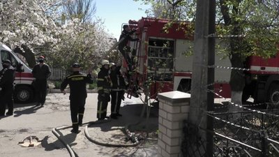 У Херсоні рятувальники ліквідували пожежу у приватному будинку і врятували двох дітей У Херсоні рятувальники ліквідували пожежу у приватному будинку і врятували двох дітей