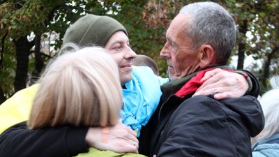 На Одещині зустріли військових, які повернулись з полону На Одещині зустріли військових, які повернулись з полону