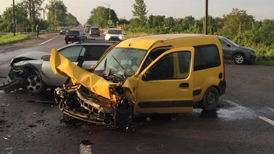 ДТП на Львівщині. Один водій загинув, іншого – взяли під варту ДТП на Львівщині. Один водій загинув, іншого – взяли під варту