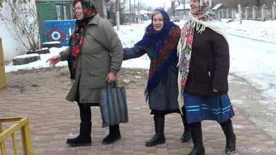 Щедрівки від "Гарних молодиць". У селі Усок на Сумщині зберігають та співають старовинні пісні Щедрівки від "Гарних молодиць". У селі Усок на Сумщині зберігають та співають старовинні пісні