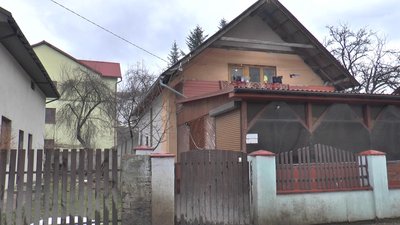 Із берега річки — у справжній будинок. Історія сім'ї франківських ромів Роубі та Гіти Із берега річки — у справжній будинок. Історія сім'ї франківських ромів Роубі та Гіти