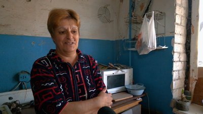 «Літо минуло, а ми сидимо у розвалинах»: на Бобровиці в Чернігові відбудують обстріляний гуртожиток