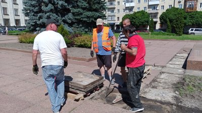 У Житомирі почали підготовку до встановлення 50-метрового флагштока із державним прапором У Житомирі почали підготовку до встановлення 50-метрового флагштока із державним прапором