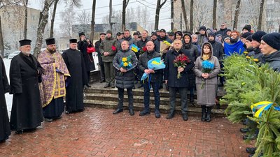 Учасники заходу вшанування ліквідаторів аварії на Чорнобильській АЕС Учасники заходу вшанування ліквідаторів аварії на Чорнобильській АЕС