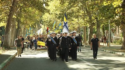 "Такі свята об’єднують". На Одещині відбувся марш до Дня захисника України