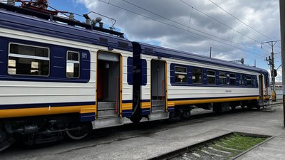 Електричка, приміський потяг