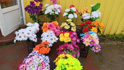У Компаніївській громаді Кіровоградської області заборонили продаж і використання штучних квітів У Компаніївській громаді Кіровоградської області заборонили продаж і використання штучних квітів