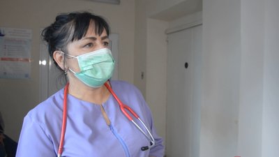 Немовля, яке знайшли на вулиці, зараз в реанімації Немовля, яке знайшли на вулиці, зараз в реанімації