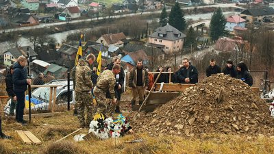 На Закарпатті попрощалися із захисником Степаном Павлючком