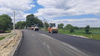 На Житомирщині ремонтують дорогу Житомир – Чернівці від міста Чуднів до межі з Хмельницькою областю На Житомирщині ремонтують дорогу Житомир – Чернівці від міста Чуднів до межі з Хмельницькою областю