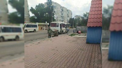 Чоловіків хапають військові у балаклавах: на окупованій Луганщині зростає невдоволення "мобілізацією" Чоловіків хапають військові у балаклавах: на окупованій Луганщині зростає невдоволення "мобілізацією"