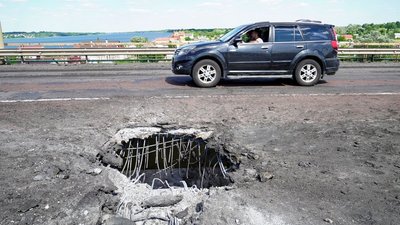 У ЗСУ підтвердили удари по Антонівському мосту у Херсоні