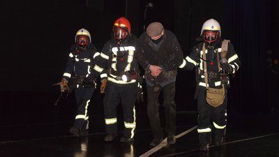 У миколаївському концерт-холі рятувальники гасили умовну пожежу У миколаївському концерт-холі рятувальники гасили умовну пожежу