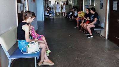 черга в дитячій поліклініці