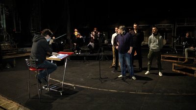 У Житомирі через карантин прем'єра вистави "Банзай! Або мистецтво крокувати" переноситься У Житомирі через карантин прем'єра вистави "Банзай! Або мистецтво крокувати" переноситься