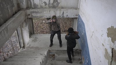 Надавали домедичну допомогу, "штурмували" будівлю і робили "зачистку": у Вінниці провели військово-патріотичну гру