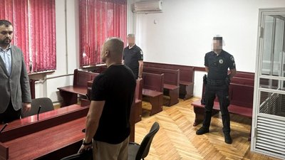Завдав кілька ударів палицею по голові й ножем у ногу: на Закарпатті затримали чоловіка