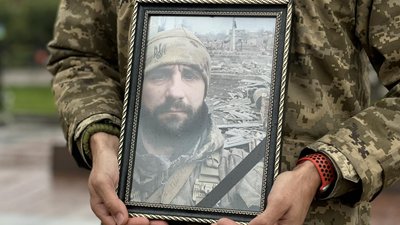 З солдатом Дмитром Россохою попрощалися у Рівному