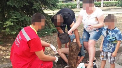 На Херсонщині 13-річна дівчина втратила свідомість після вживання алкоголю