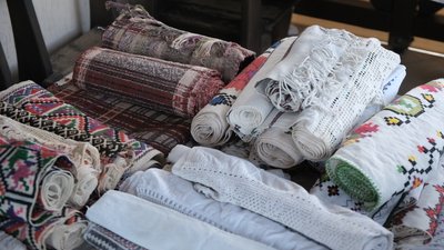 "Це частина нашої культури": колекціонерка з Вінниці зібрала понад 50 подільських рушників "Це частина нашої культури": колекціонерка з Вінниці зібрала понад 50 подільських рушників