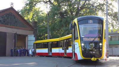 В Одесі зібрали другий трисекційний трамвай "Одісей макс" В Одесі зібрали другий трисекційний трамвай "Одісей макс"