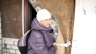 На Житомирщині пенсіонерка Валентина вціліла після бомбардування На Житомирщині пенсіонерка Валентина вціліла після бомбардування