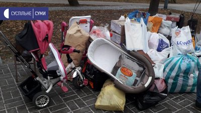 150 мішків одягу та 30 мішків іграшок: сумчани збирали подарунки для дітей з дитячих будинків 150 мішків одягу та 30 мішків іграшок: сумчани збирали подарунки для дітей з дитячих будинків