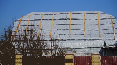Польща допоможе жителям Бучі відновлювати дахи будинків
