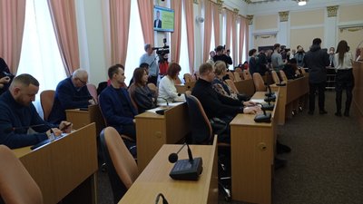 Відсторонення Полтавського міського голови Олександра Мамая: як відбувається сесія міськради Відсторонення Полтавського міського голови Олександра Мамая: як відбувається сесія міськради
