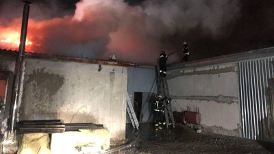 У Вінниці вночі горіли складські приміщення