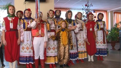 Із вертепом та з різдвяними піснями: як щедрували черкаські школярі Із вертепом та з різдвяними піснями: як щедрували черкаські школярі