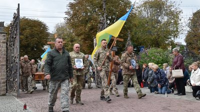На Тернопільщині прощаються із загиблими військовослужбовцями На Тернопільщині прощаються із загиблими військовослужбовцями