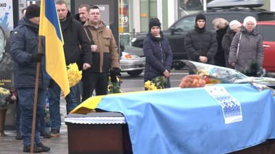Із 37-річним воїном Палом Дороховим попрощались у Рівному Із 37-річним воїном Палом Дороховим попрощались у Рівному