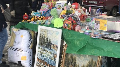 Благодійний ярмарок провели на площі Театральній в Ужгороді Благодійний ярмарок провели на площі Театральній в Ужгороді