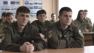 За стандартами НАТО: у Черкасах побільшало охочих вчитися на кафедрі військової підготовки За стандартами НАТО: у Черкасах побільшало охочих вчитися на кафедрі військової підготовки