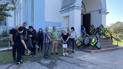 У Херсоні попрощалися із солдатом Дмитром Третяком, який загинув на Донеччині