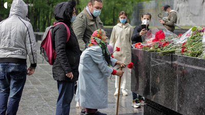 9 травня на Меморіалі Слави у Харкові — фоторепортаж 9 травня на Меморіалі Слави у Харкові — фоторепортаж