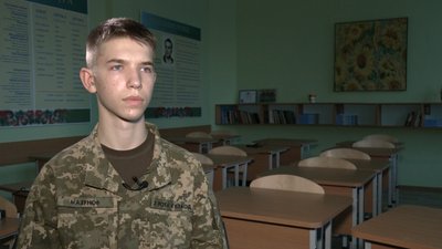 "Хочу йти батьковим шляхом". Історії юнаків із Львівського ліцею імені Героїв Крут