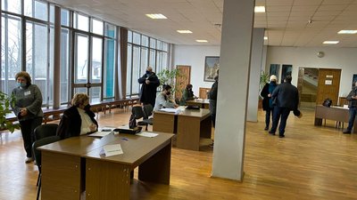Під час виборів президента Могилянки невідомі викрали скриньку з бюлетенями