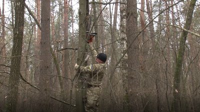 У лісах Черкащини екоінспектори шукають браконьєрські вежі У лісах Черкащини екоінспектори шукають браконьєрські вежі