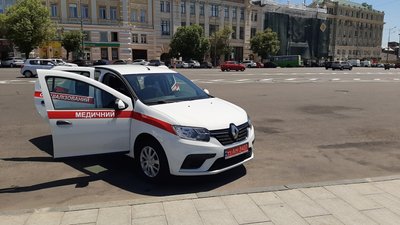 Закуплені машини для COVID-бригад передали медикам Харкова Закуплені машини для COVID-бригад передали медикам Харкова