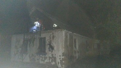 В передмісті Житомира горів будинок – власники були всередині, але пожежу не помітили