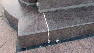 У Рівному "запінили" пам'ятник Тарасу Шевченку. У міськраді пояснили навіщо У Рівному "запінили" пам'ятник Тарасу Шевченку. У міськраді пояснили навіщо