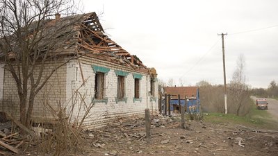 "Думала, згорю отут заживо". Як жителі Самотоївки на Сумщині оговтуються після пережитого авіаударів