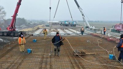 На трасі Дніпро-Решетилівка будують міст та дворівневу розв’язку На трасі Дніпро-Решетилівка будують міст та дворівневу розв’язку