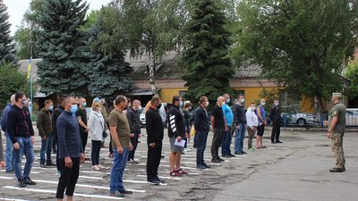 На Дніпропетровщині 60 військових-контрактників перевірили на коронавірус й відправили до лав ЗСУ