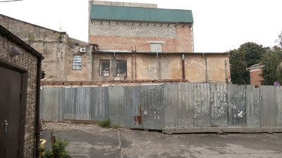 У центрі Рівного призупинили будівництво У центрі Рівного призупинили будівництво