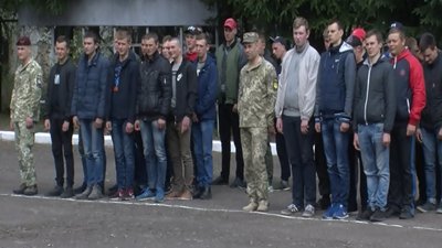 76 волинських юнаків відправили на строкову службу у різні військові частини України